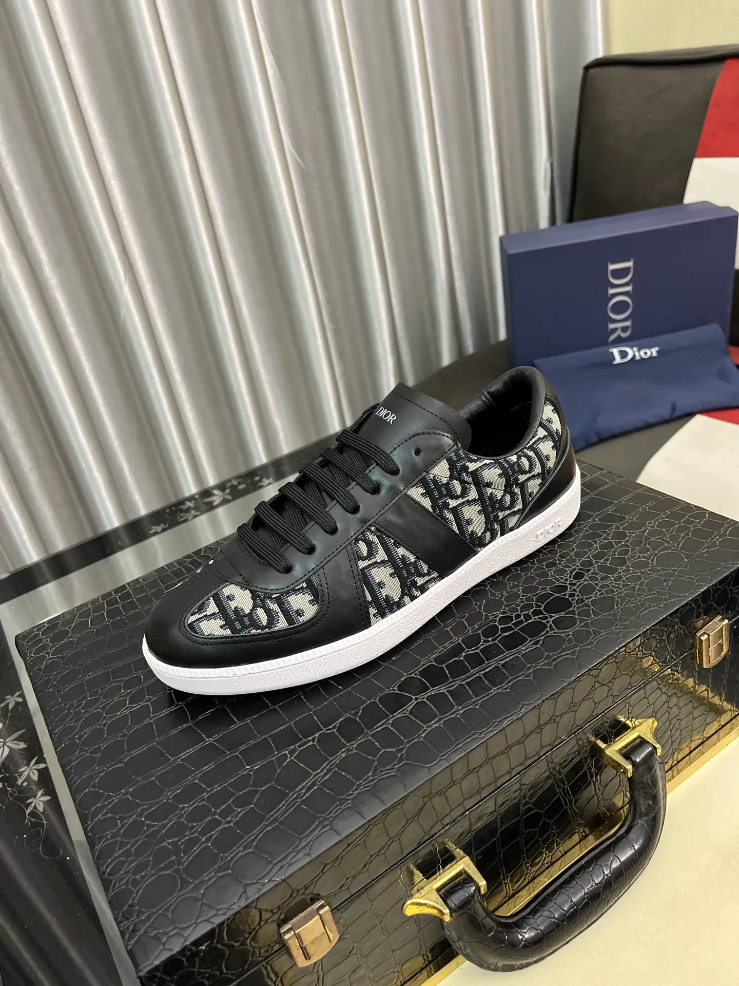 Men's Men's Shoes 💰400⌚️⌚️《Dior DIOR*》The latest and most popular casual shoes, top brand [seduce] luxury~purchase, top~quality. [Strong] The upper is made of imported breathable cowhide with material ➕ breathable sheepskin feet (•) and fine workmanship. Original stylish and stylish soft rubber wear-resistant outsole, light and comfortable on the foot, size: 38-442️⃣colors available